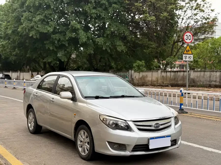 BYD L3