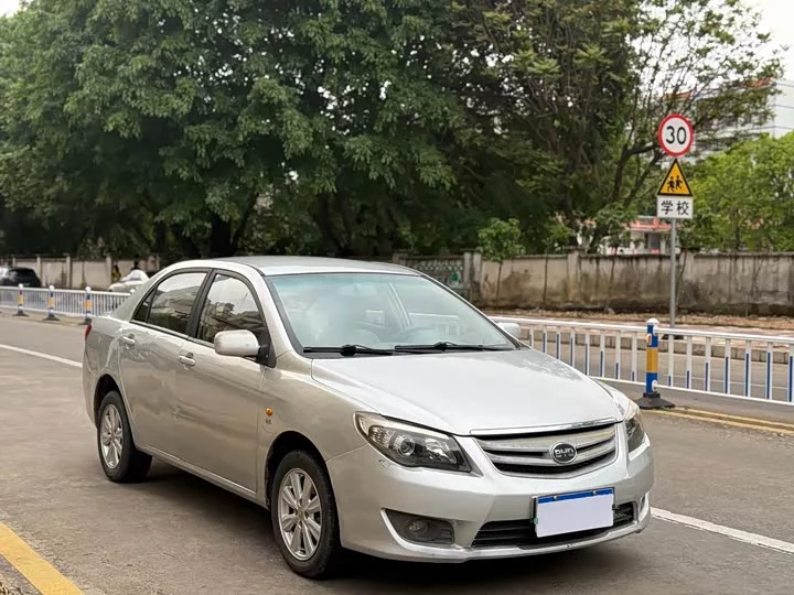 BYD L3