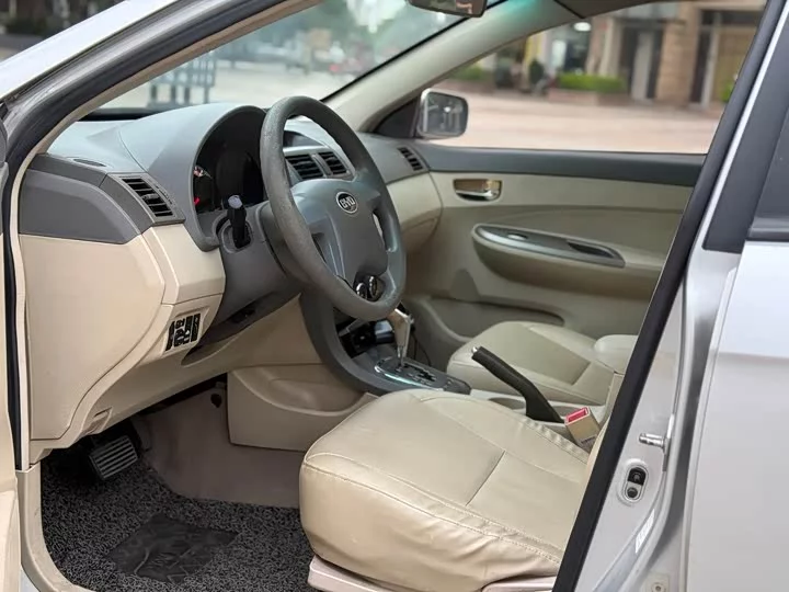 BYD L3