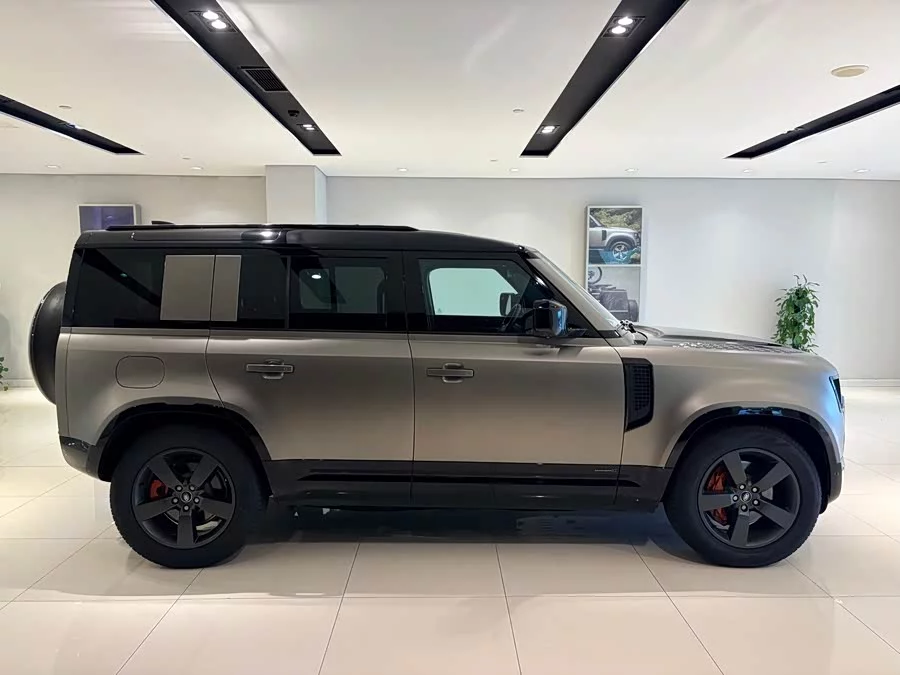 Land Rover guard