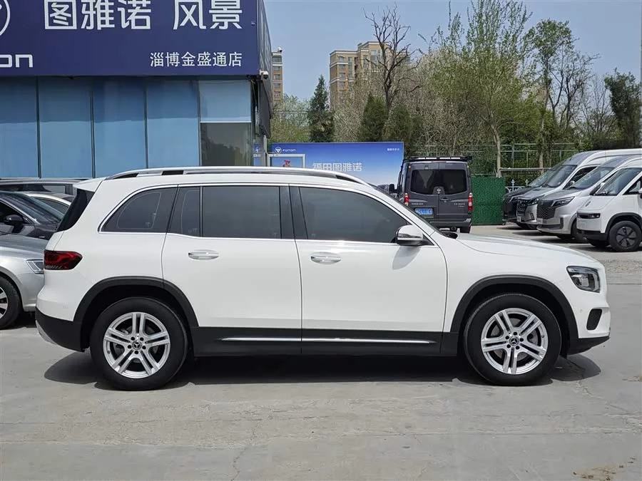 Mercedes Benz GLB