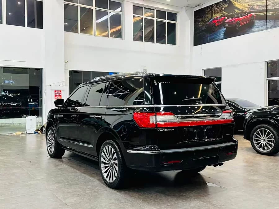 Lincoln Navigator