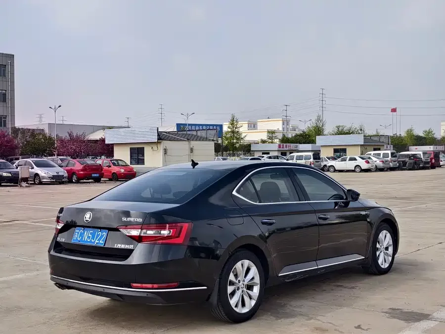 Skoda SuperB