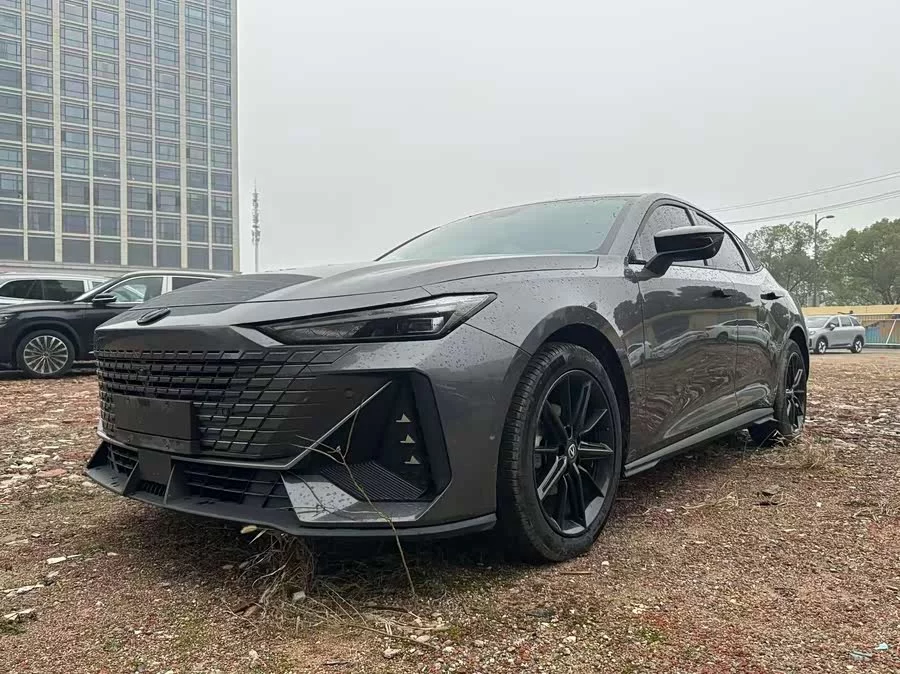 Changan UNI-V