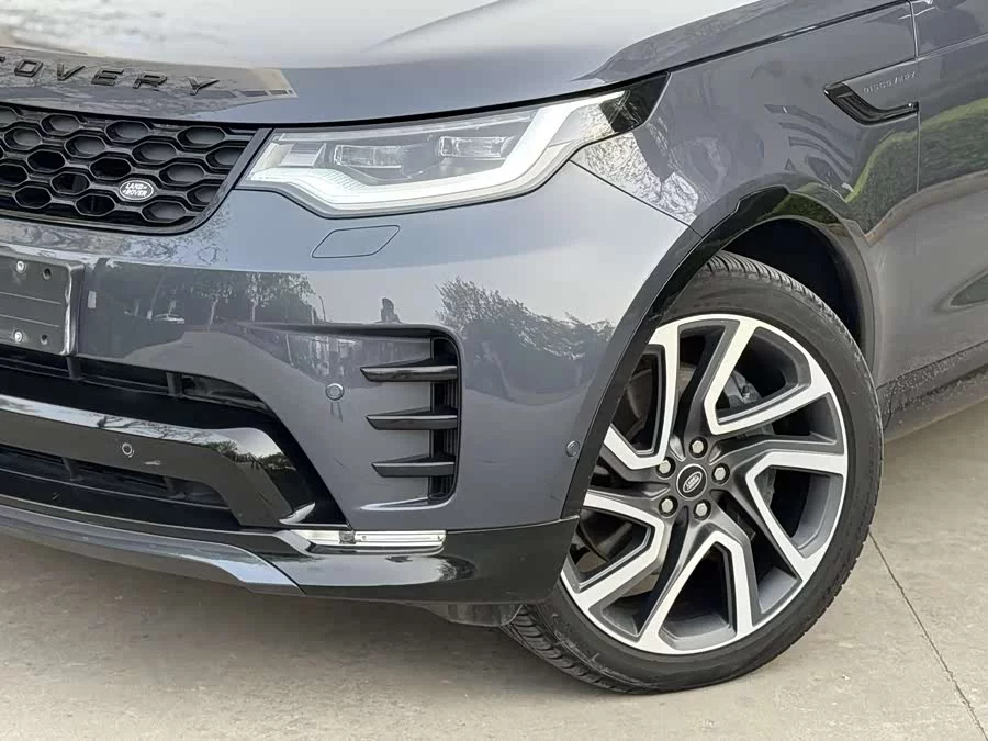 Land Rover finds