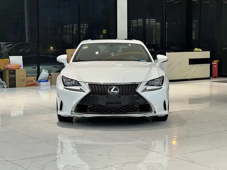 Lexus RC