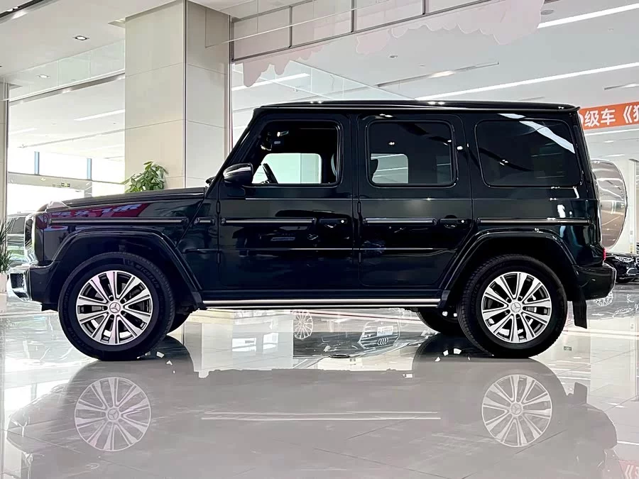 Mercedes Benz G-rated