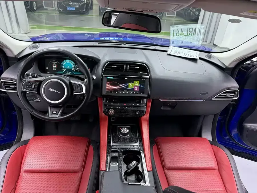 Jaguar F-PACE