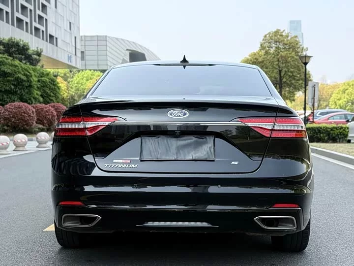 Ford Taurus