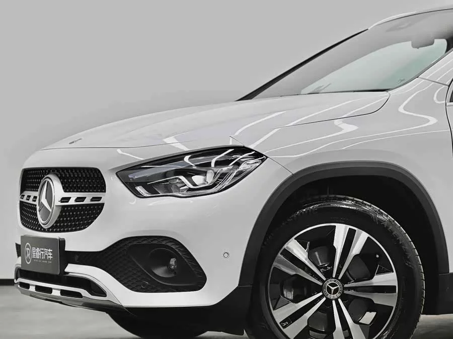 Mercedes Benz GLA
