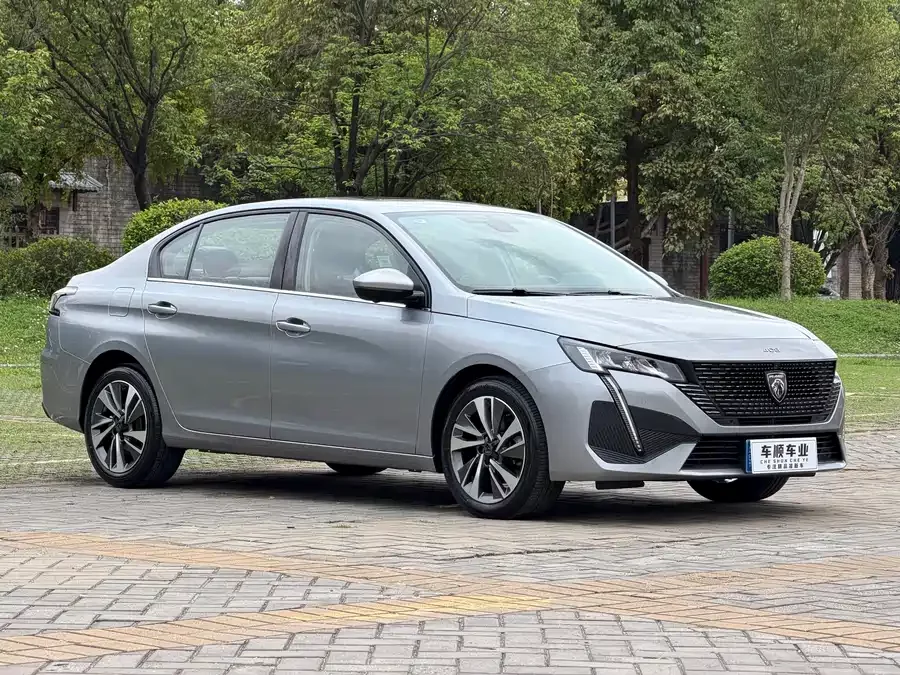 Peugeot 408