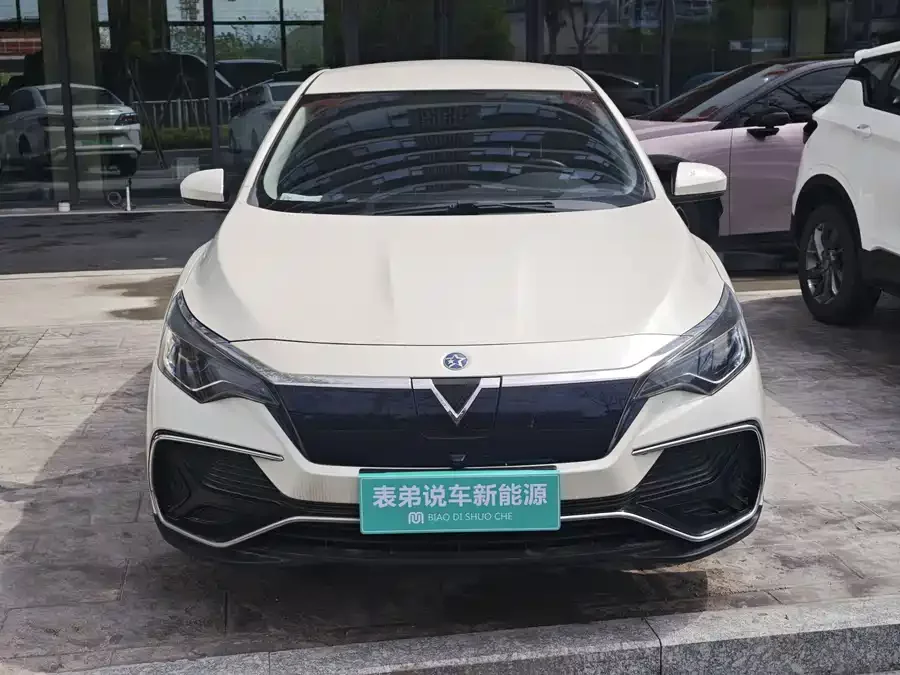 Venucia D60EV