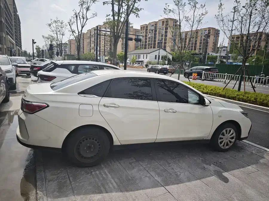 Venucia D60EV