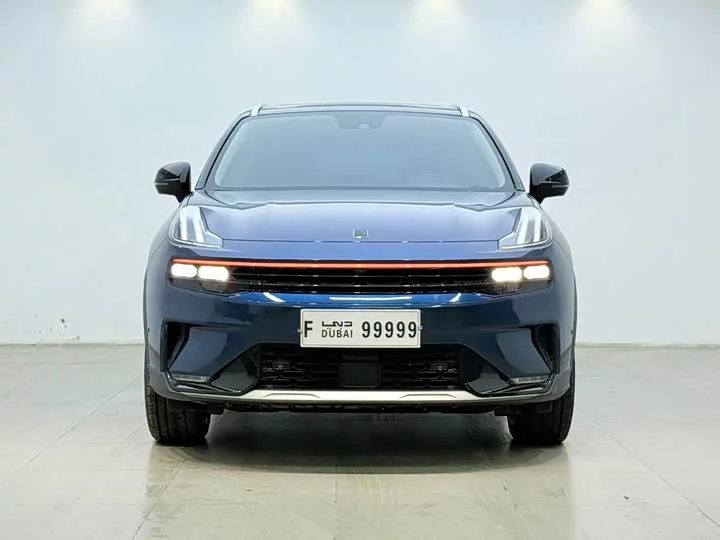 Lynk & Co 06