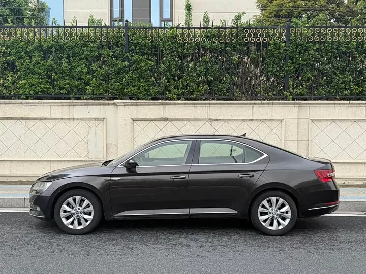 Skoda SuperB