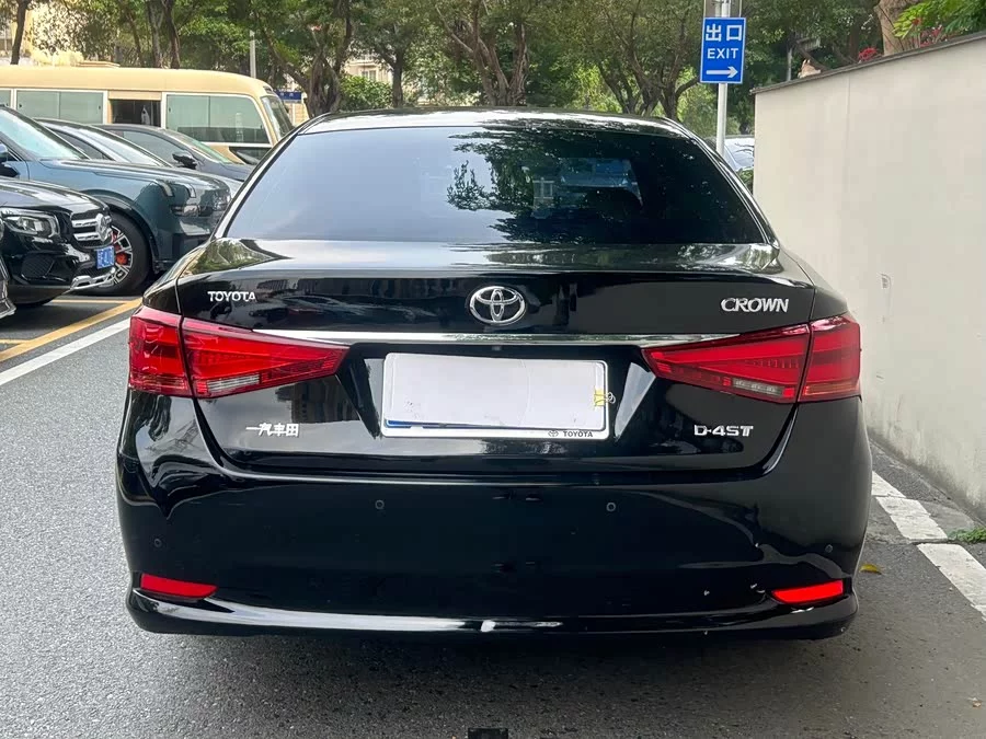 Toyota crown