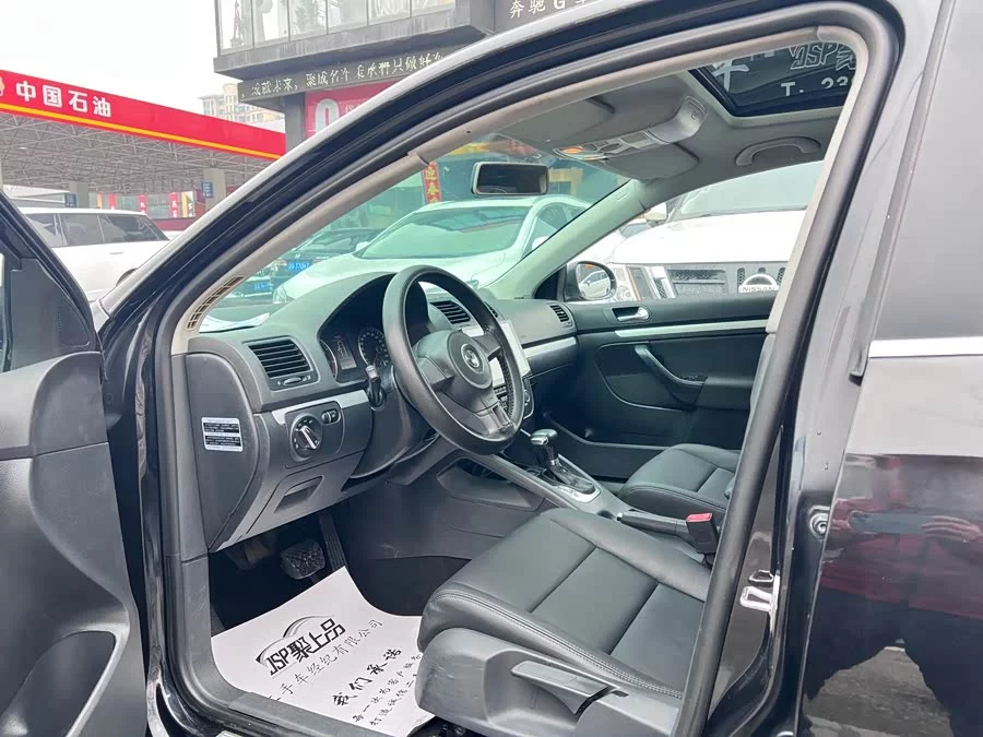 Volkswagen Sagitar
