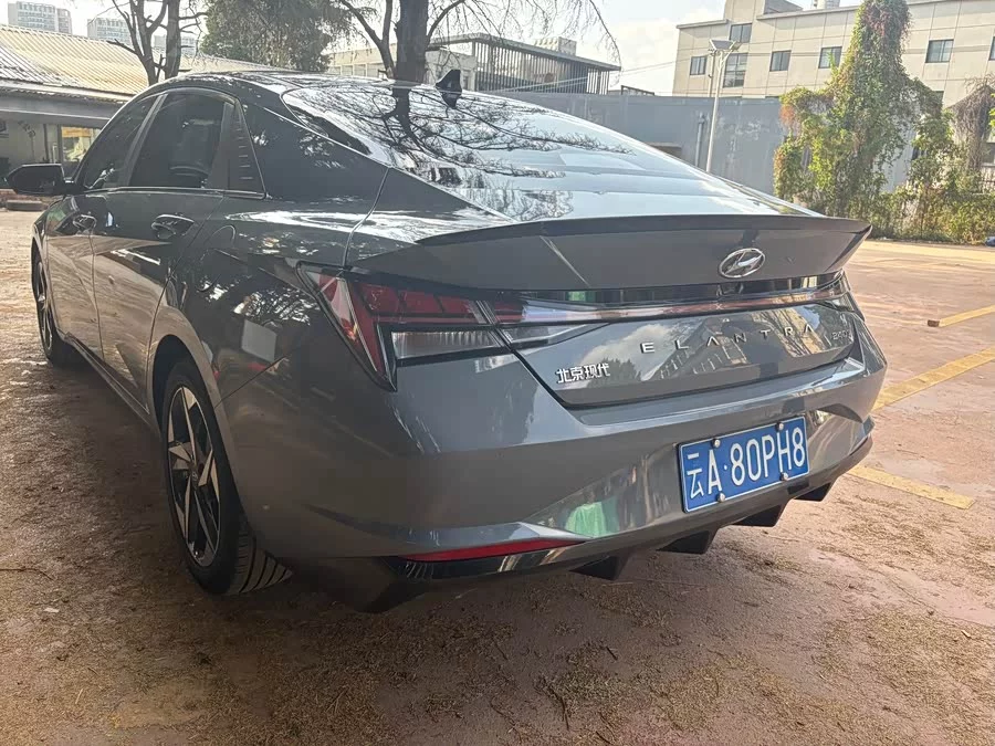 Hyundai Elantra