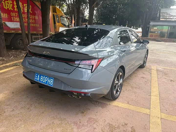 Hyundai Elantra
