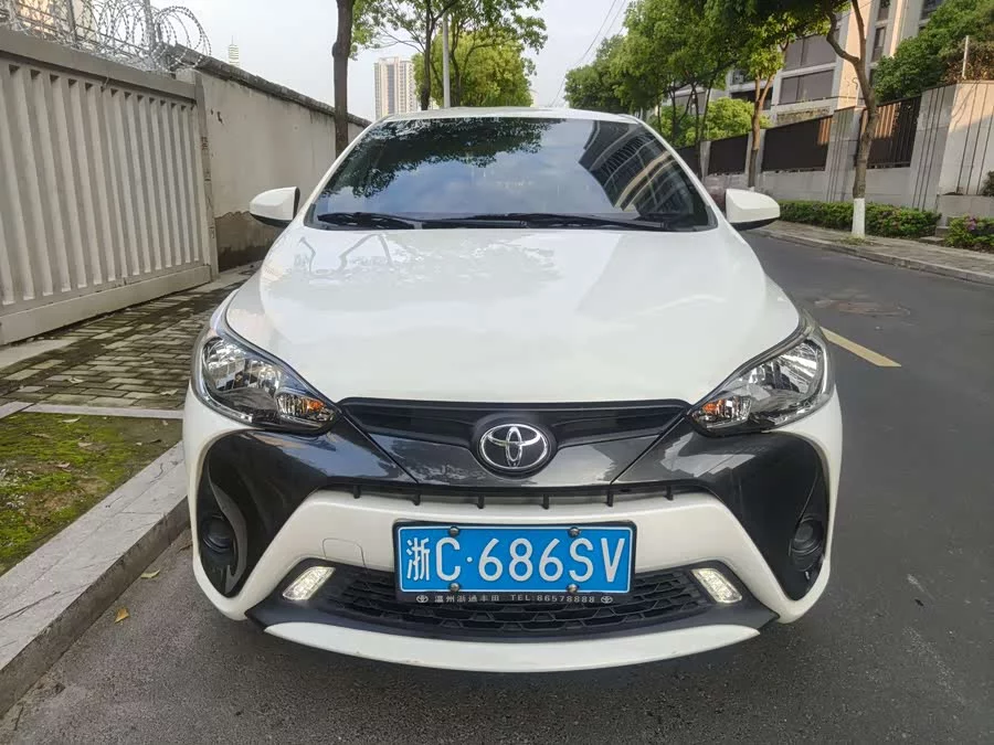 Toyota YARiS L