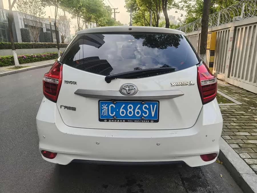 Toyota YARiS L