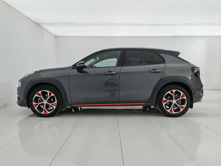 Lynk & Co 02