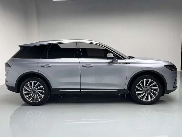 Lincoln adventurer