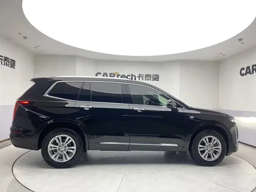 Cadillac XT6