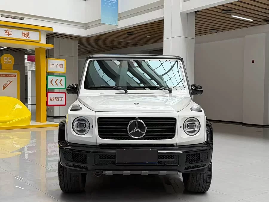 Mercedes Benz G-rated