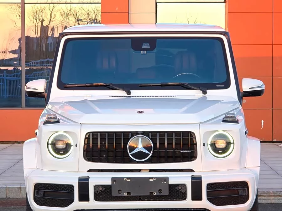 Mercedes Benz G-rated
