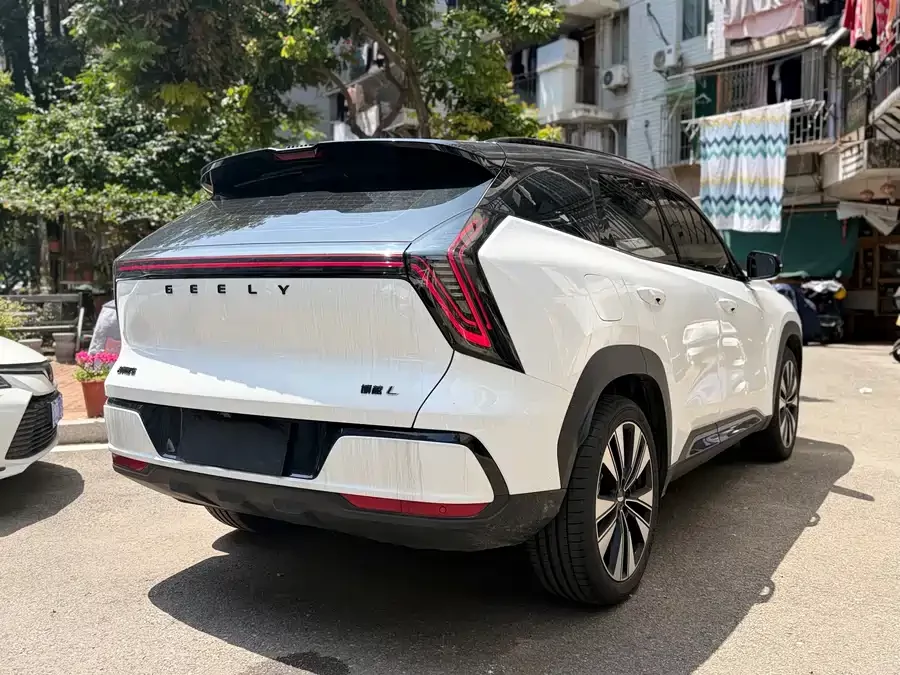Geely Boyue L