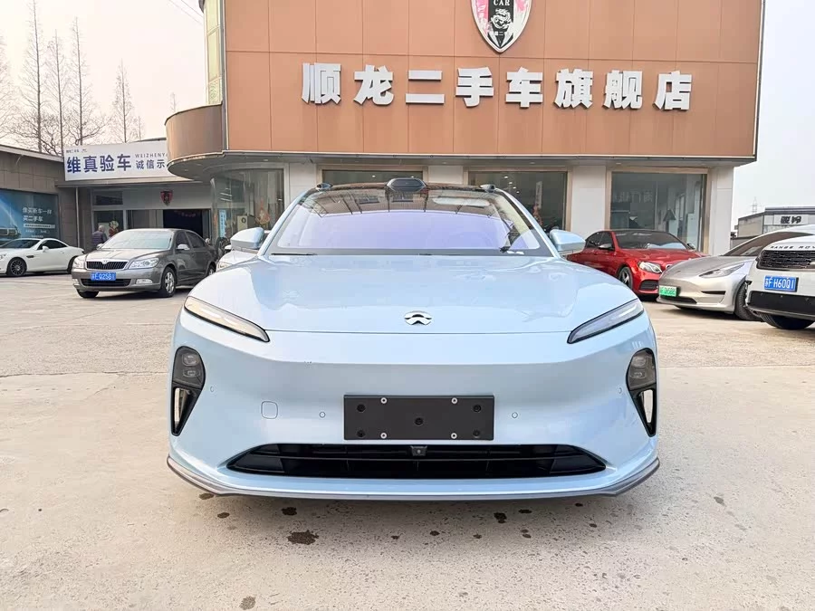 NIO ET5
