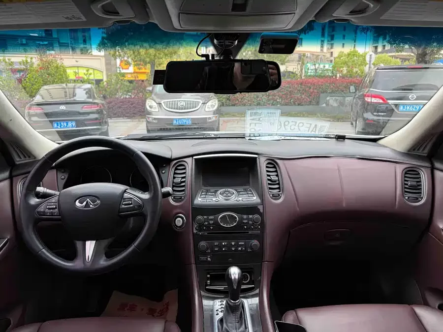 Infiniti QX50