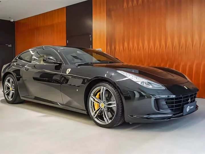 ferrari GTC4Lusso