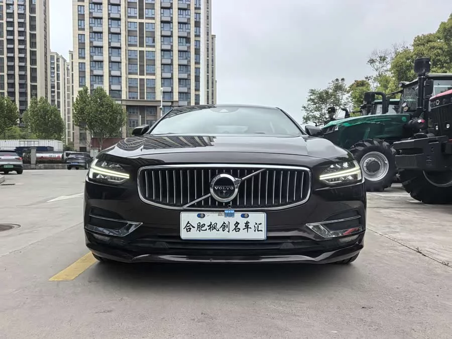 Volvo S90