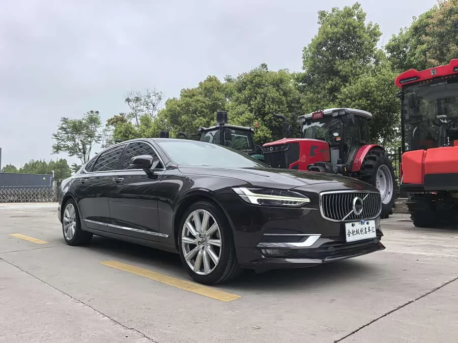 Volvo S90