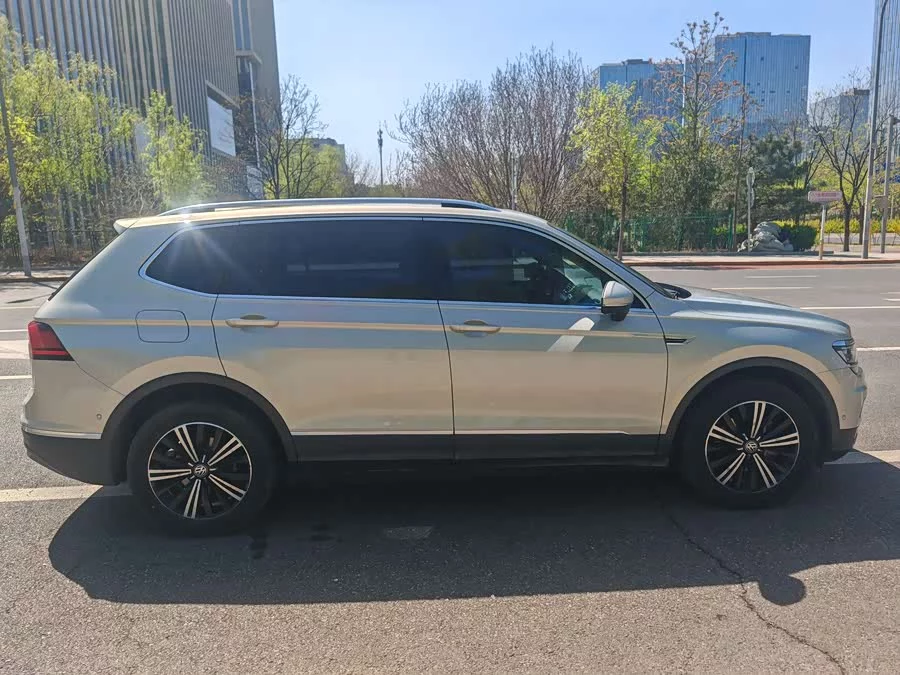 Volkswagen Tiguan L