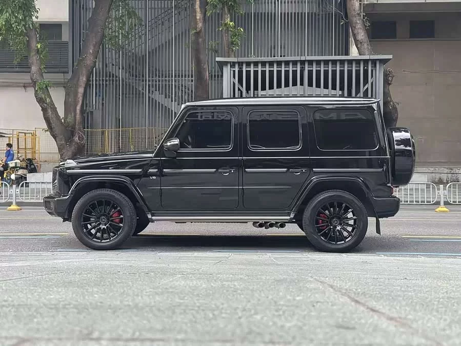Mercedes Benz G-rated