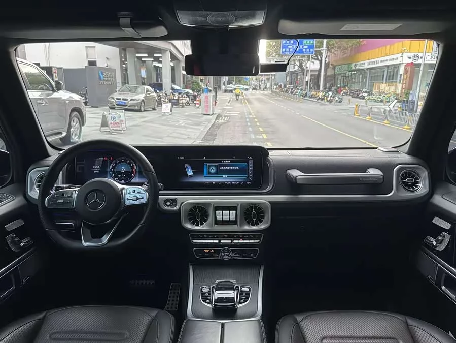Mercedes Benz G-rated