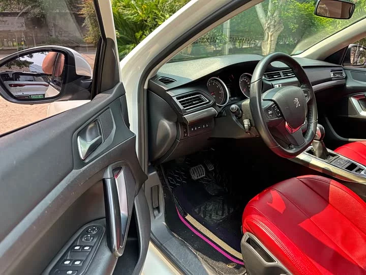 Peugeot 408