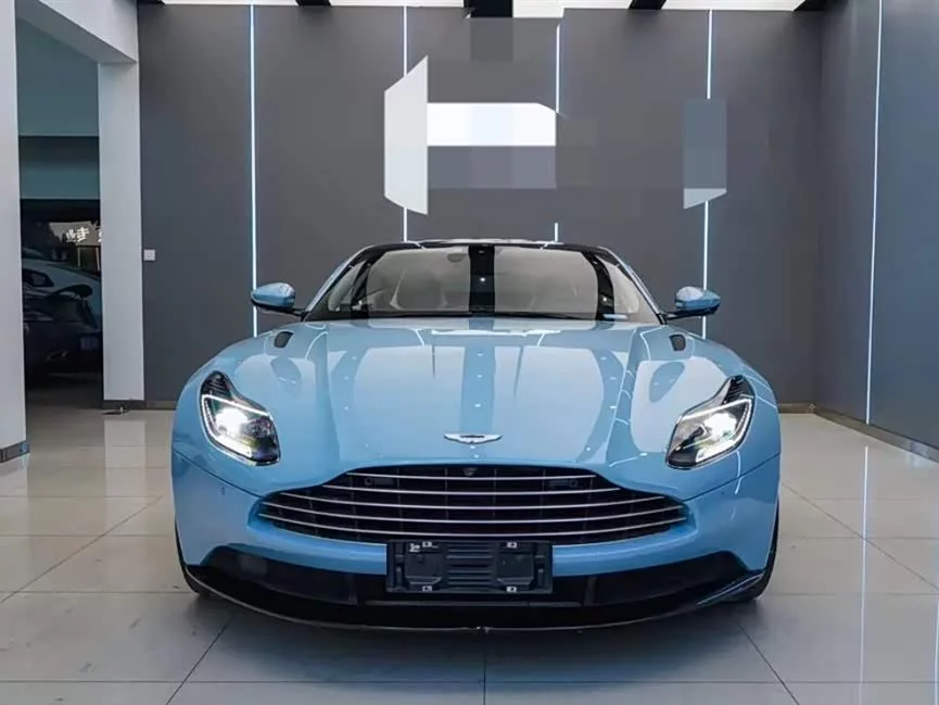 Aston Martin DB11