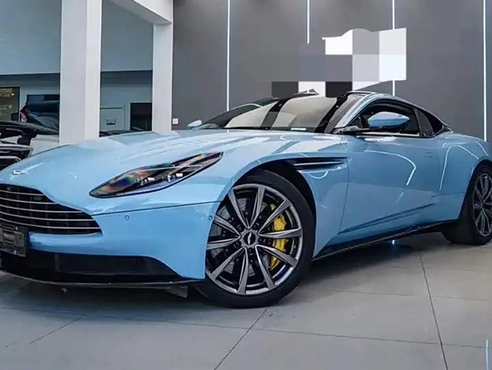 Aston Martin DB11