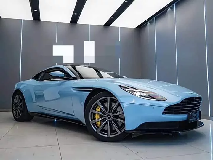 Aston Martin DB11