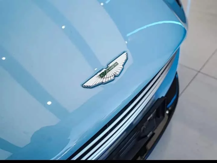 Aston Martin DB11
