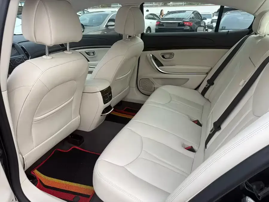 Roewe 950