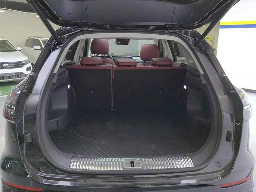 Hongqi HS5