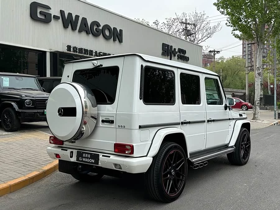 Mercedes Benz G-rated