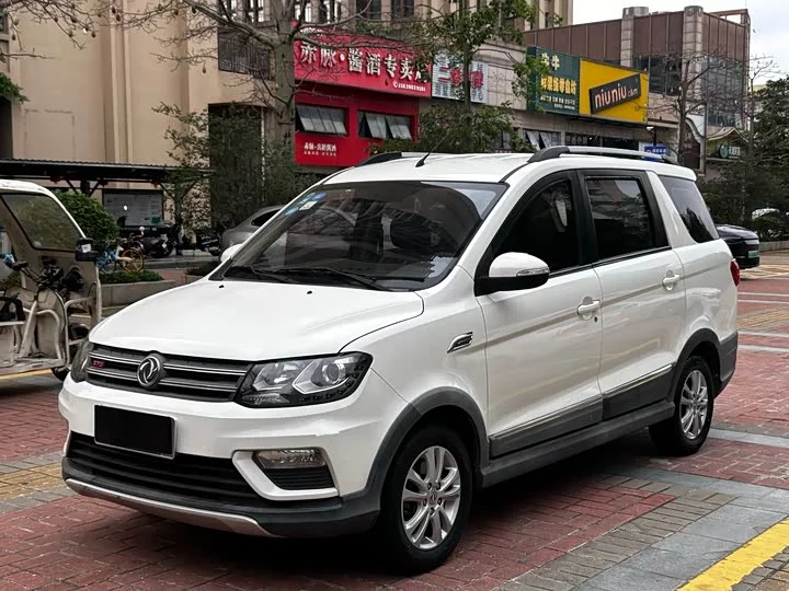 Dongfeng Fengon 370