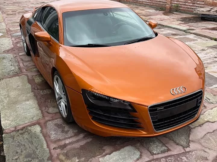 Audi R8