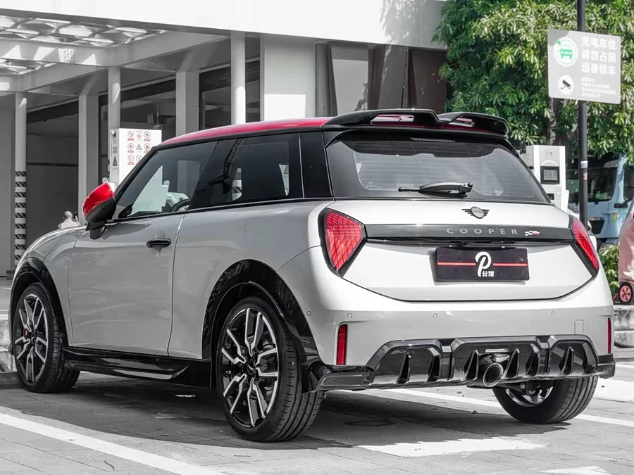MINI JCW